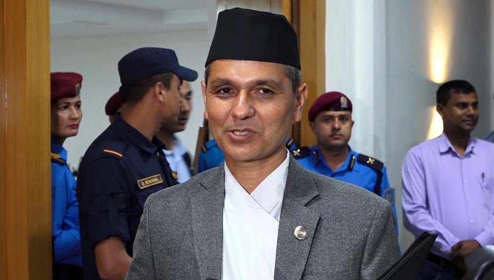 उच्च मनोबलका साथ काम गर्न गृहमन्त्री अर्यालको निर्देशन