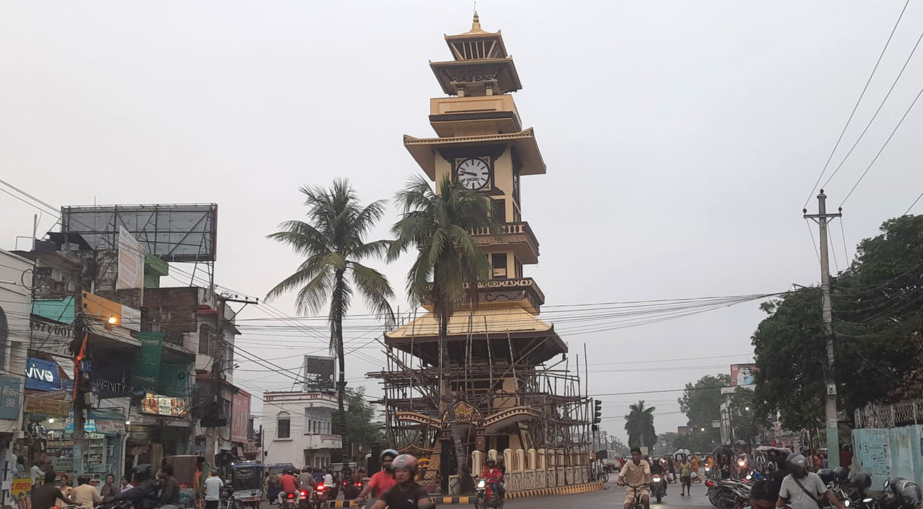 मरम्मतपछि वीरगंजको घण्टाघर एक दशक दह्रो