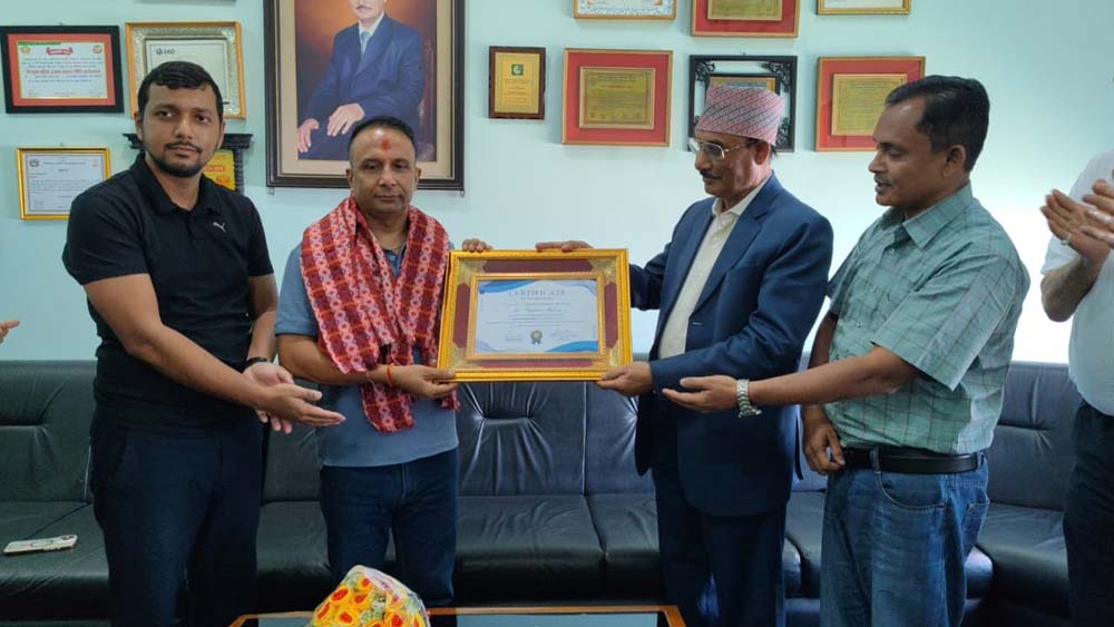 नेशनल मेडिकल कलेजद्वारा प्रहरी उपरीक्षक मिश्रालाई सम्मानसहित विदाई