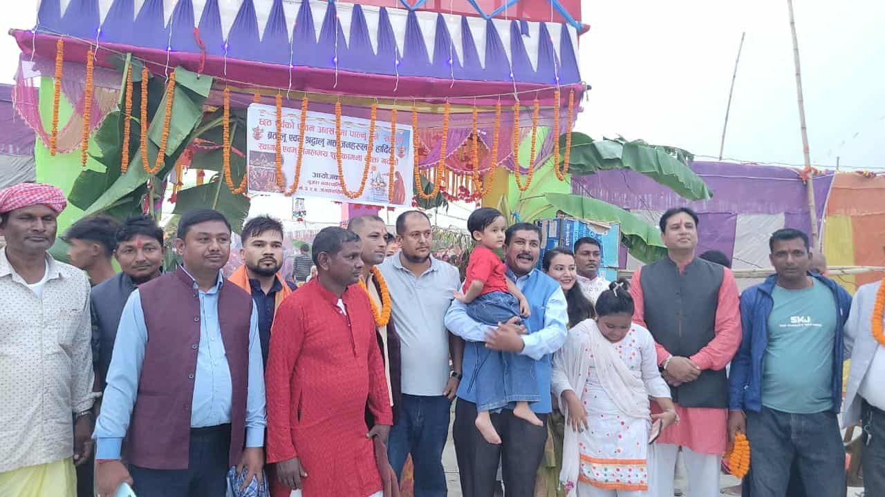 कटहरिया र गुजरा न.पाका विभिन्न छठघाटमा नेकपा (एमाले) केन्द्रीय सदस्य कुशवाहाद्वारा अनुगमन,पूजा-अर्चना