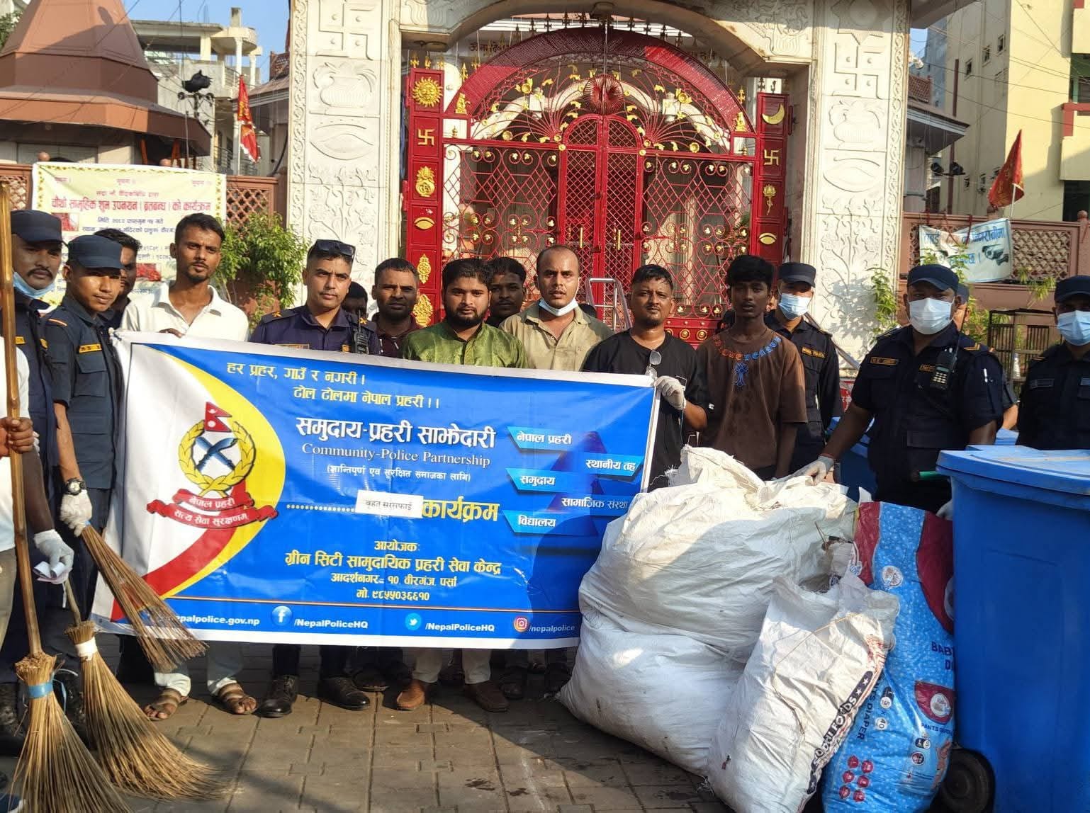 गहवा माई मन्दिर प्राङ्गणमा सरसफाइ