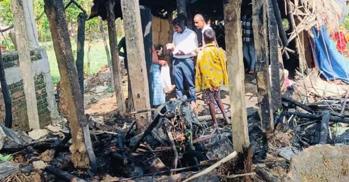 बिजुली सर्ट भएर आगलागी