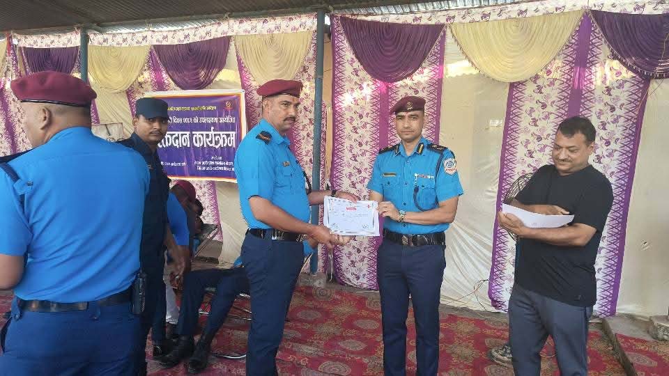 प्रहरी दिवसको अवसरमा पर्सा प्रहरीको रक्तदान कार्यक्रम