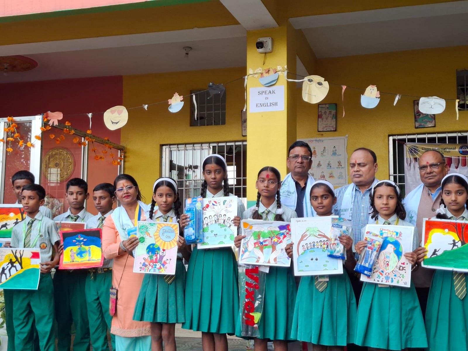 वीरगंजमा पिस पोष्टर चित्रकला प्रतियोगितामा विद्यार्थीहरु द्वारा  उत्कृष्ट प्रदर्शन